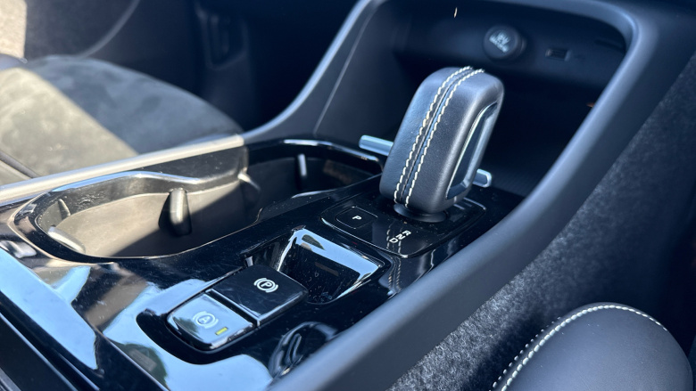 Volvo Xc40 1.5 T5 Recharge PHEV R DESIGN Pro 5dr Auto Estate